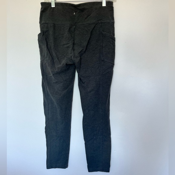 Black Leggings with Pockets - Picture 2 of 5